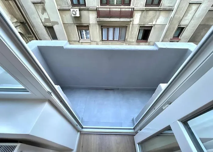 The General\'S Apt